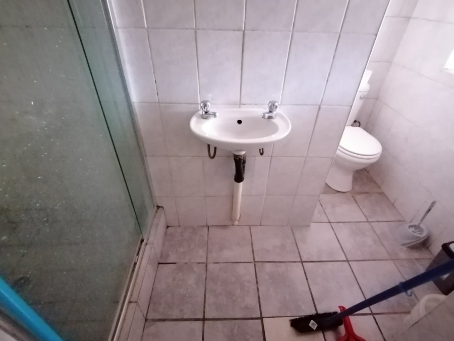 17 Bedroom Property for Sale in Brandwag Free State